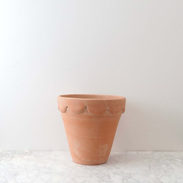 Blossom Scalloped Pot - Natural