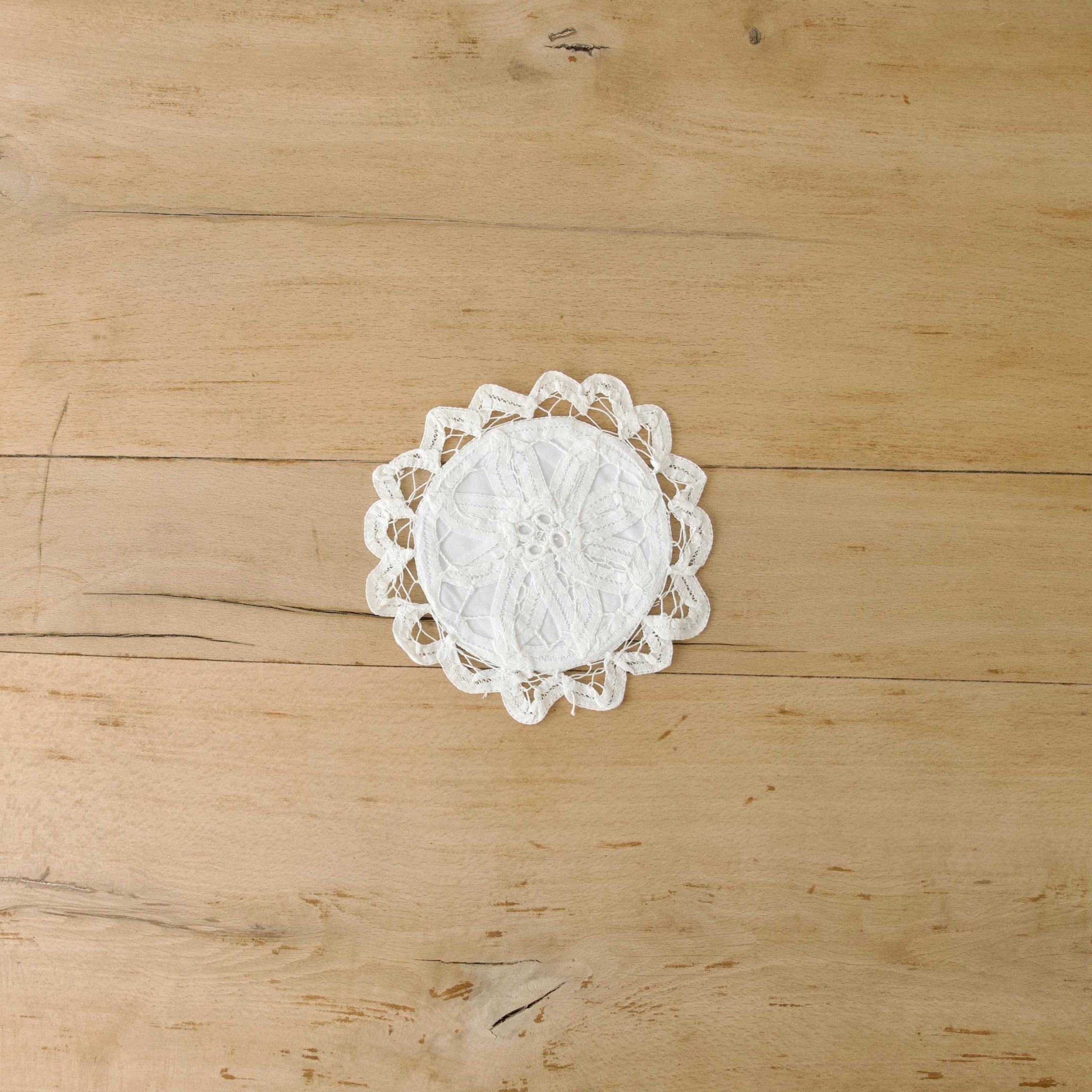 Hart Lace Round Coaster w/ Pouch