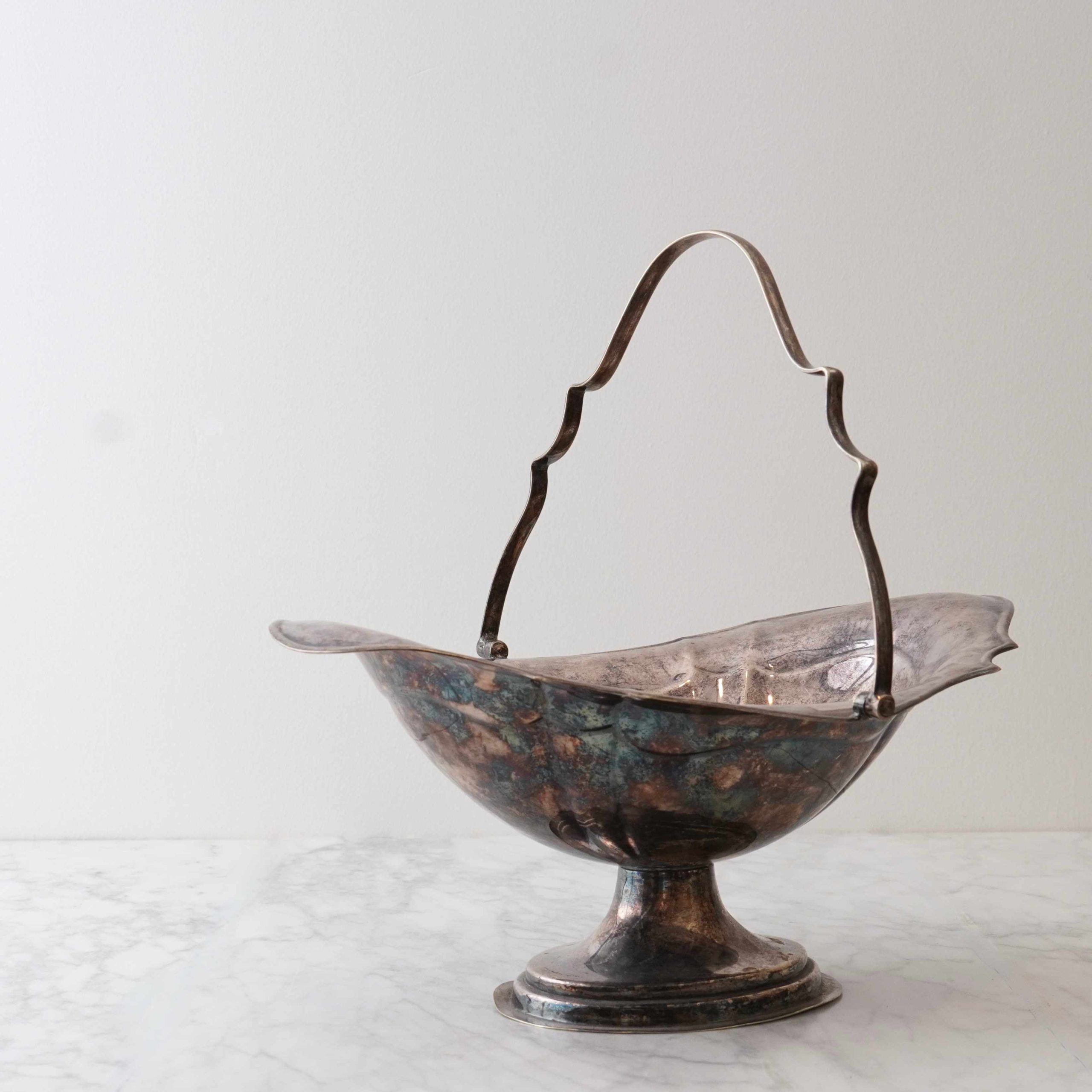 Shiloh Vintage Footed Basket w/Handle