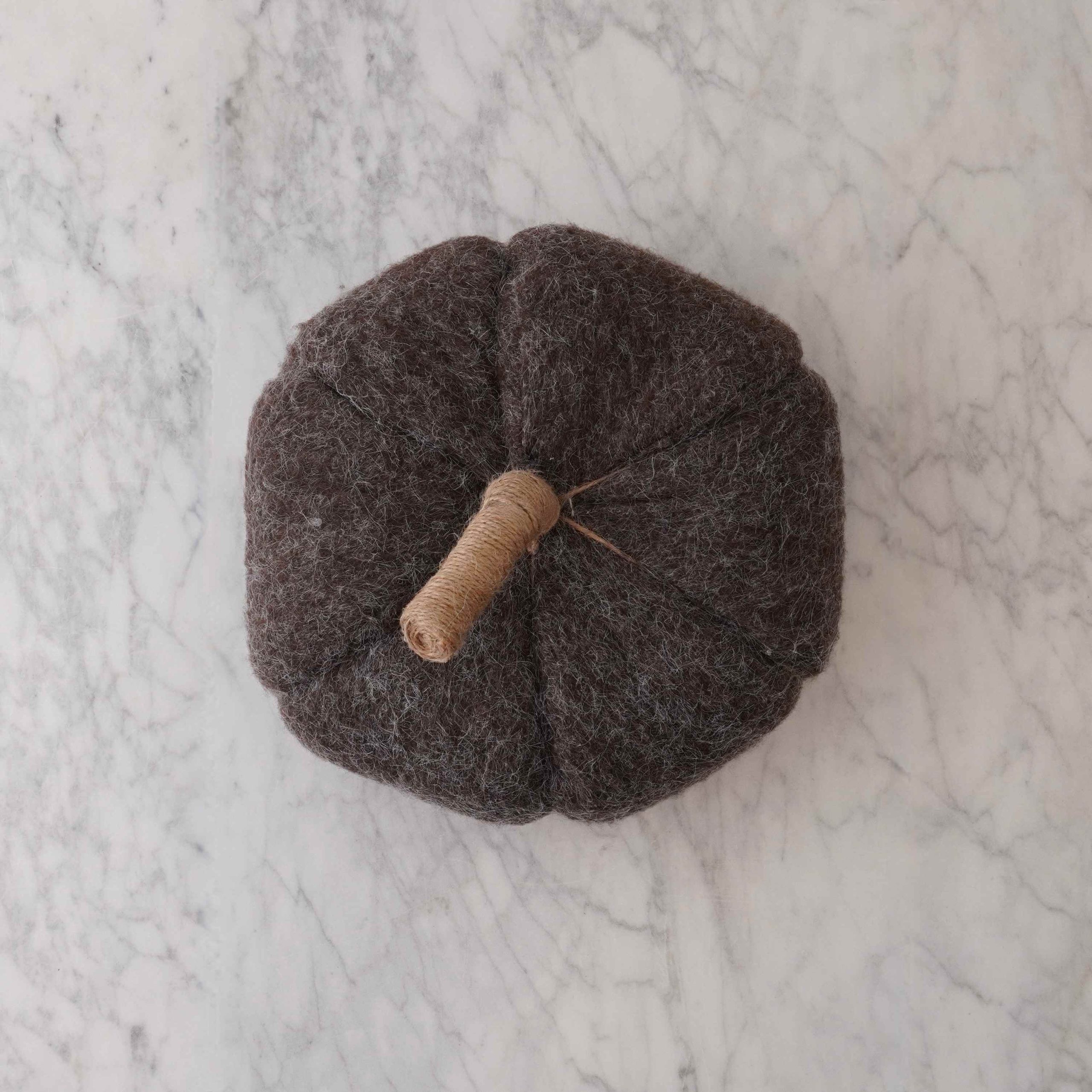Felt Pumpkin w/ Jute Stem – Grey