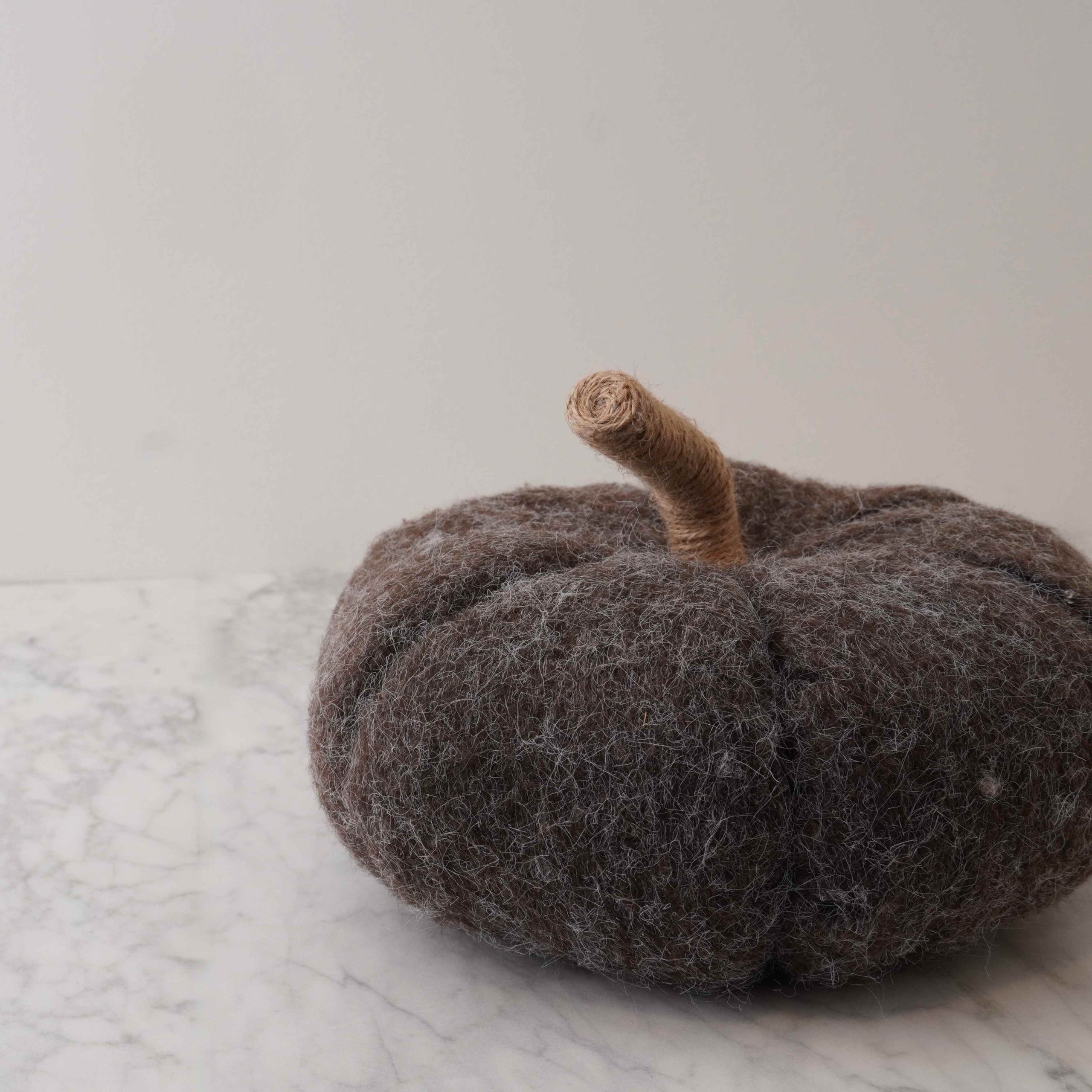 Felt Pumpkin w/ Jute Stem – Grey